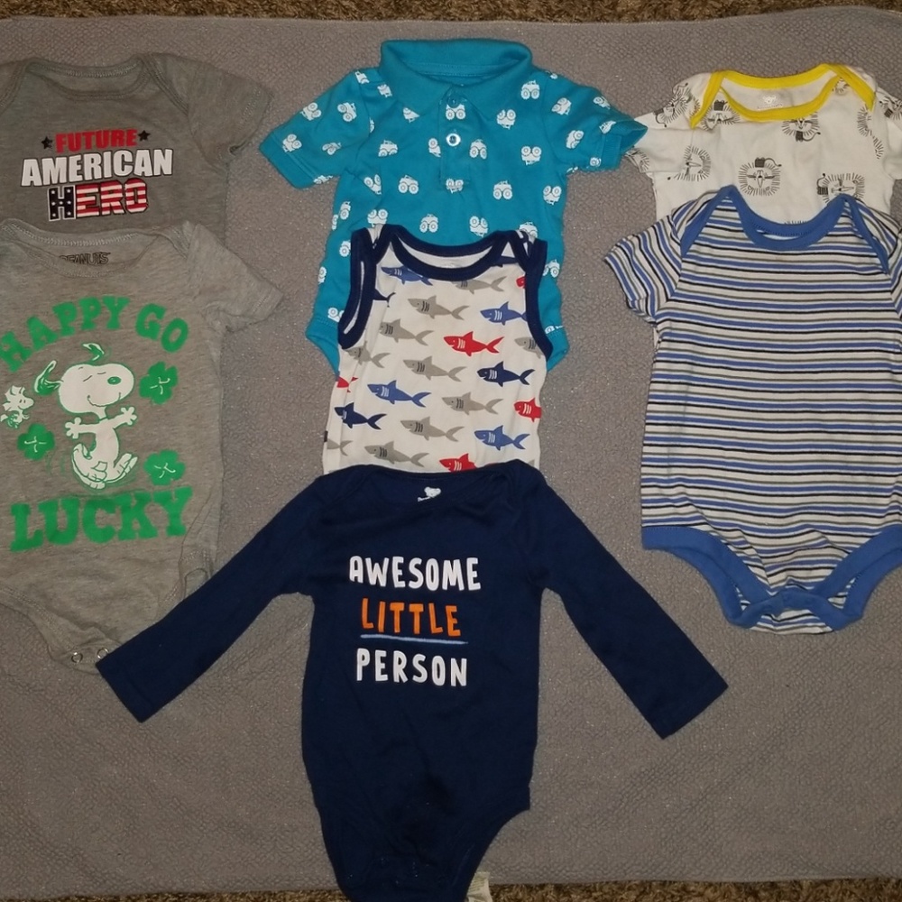 1 tank top, 4 tshirts, 1 polo shirt, 1 long sleeve